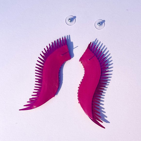 Mignonne Gavigan NY Madeline Large Wing Earrings Hot Pink NWT - Picture 6 of 8